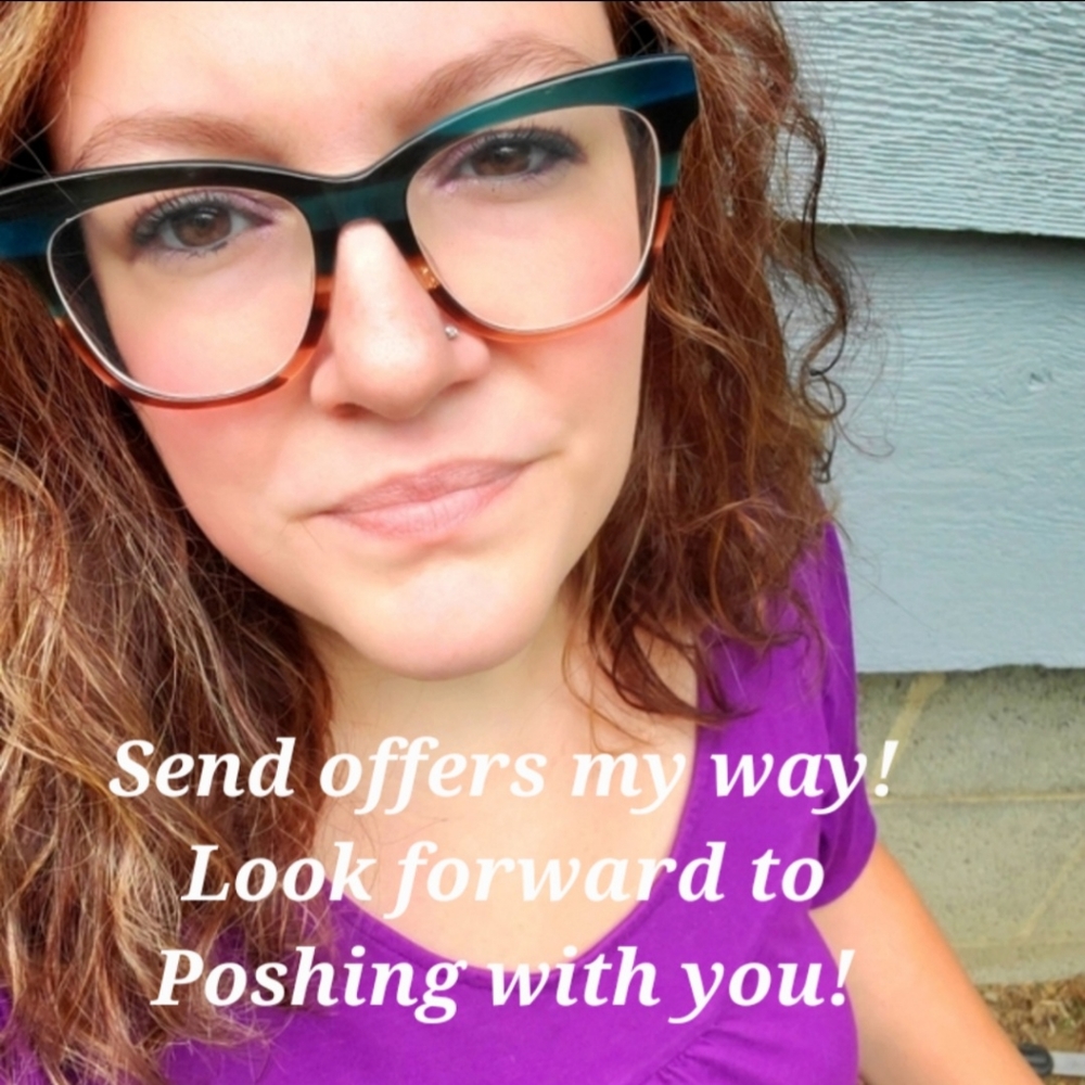 💕Meet your Posher, Amy💕